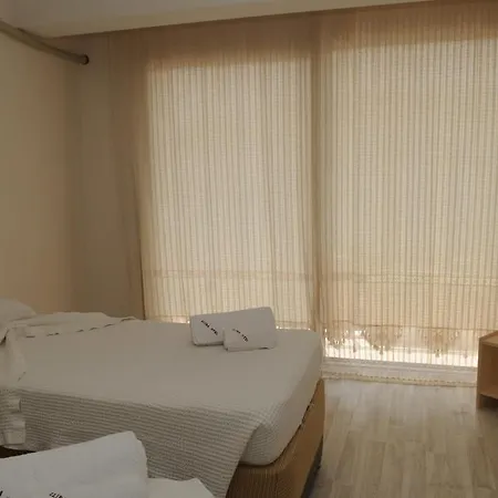 Koz Eliba Otel Çeşme